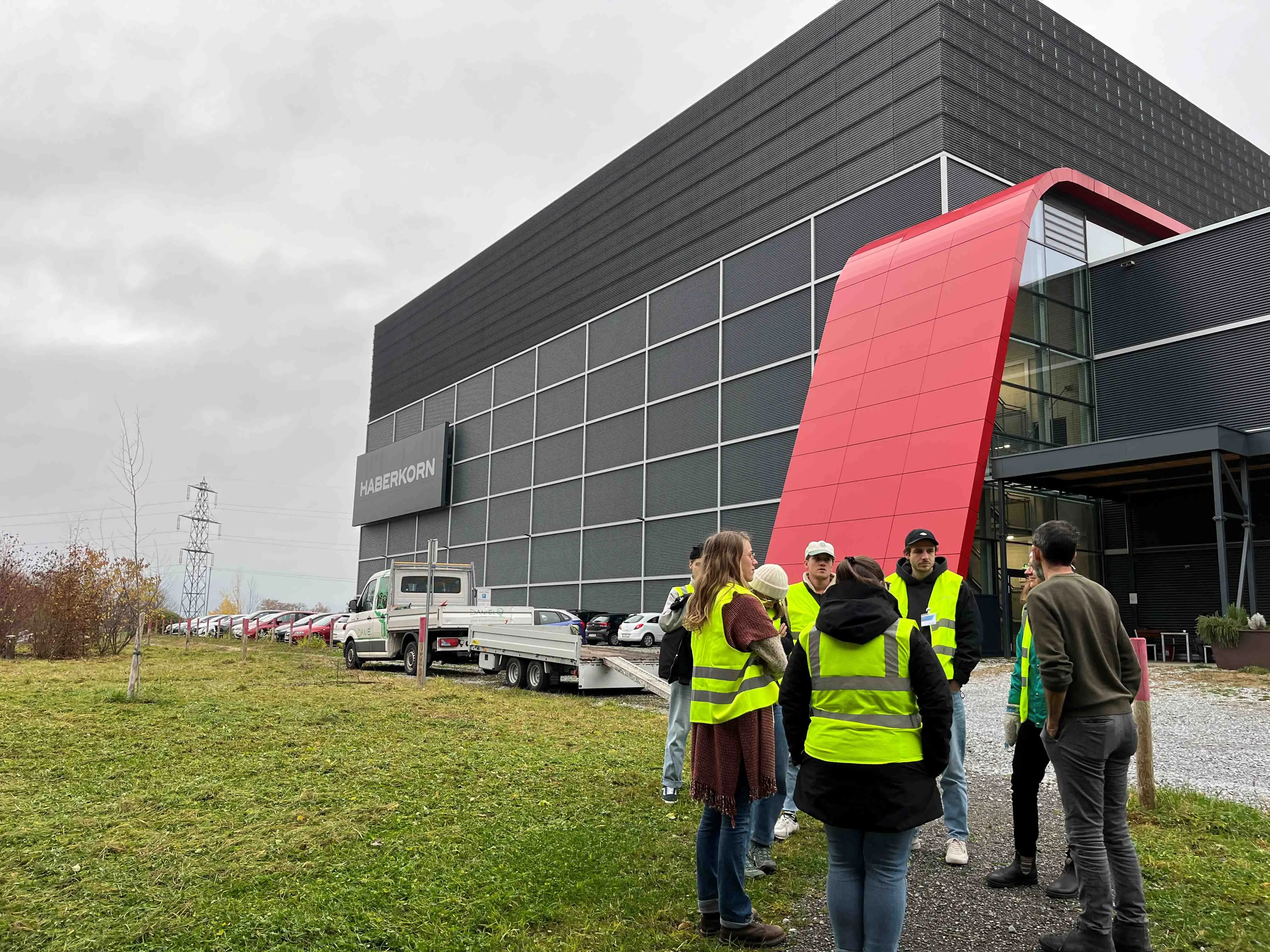 Abb. 3 Am dritten Tag stellte die Firma Haberkorn ihre Nachhaltigkeitsbestrebungen vor (Foto: Dominik Feusi)