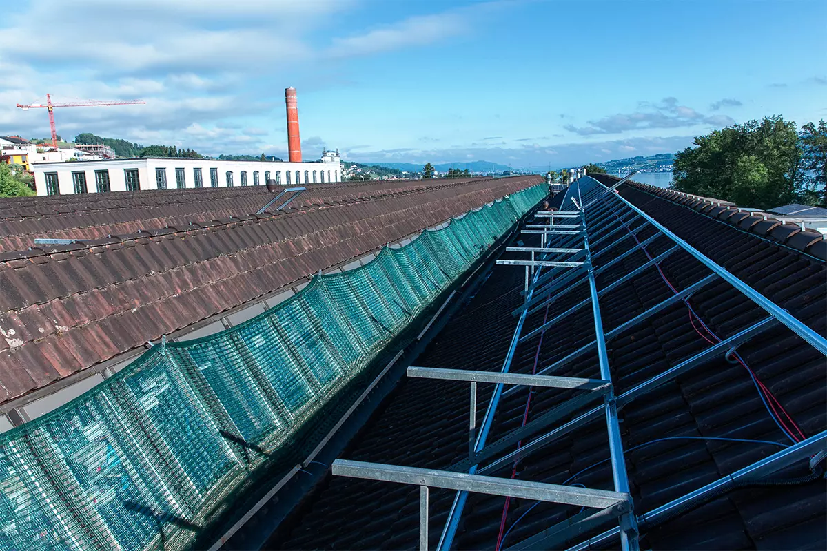 Die EKZ erstellen in Wädenswil eine der grössten Solaranlagen der Zürichseeregion