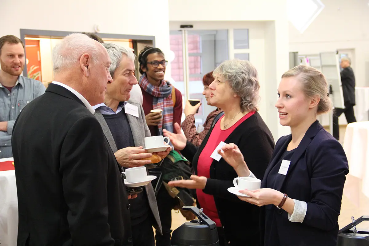 Industrie und Studierende in Diskussion