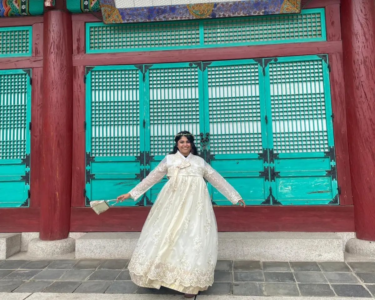 Mary in einem traditionellen Hanbok (Foto: Mary Diyani John Singarajah)