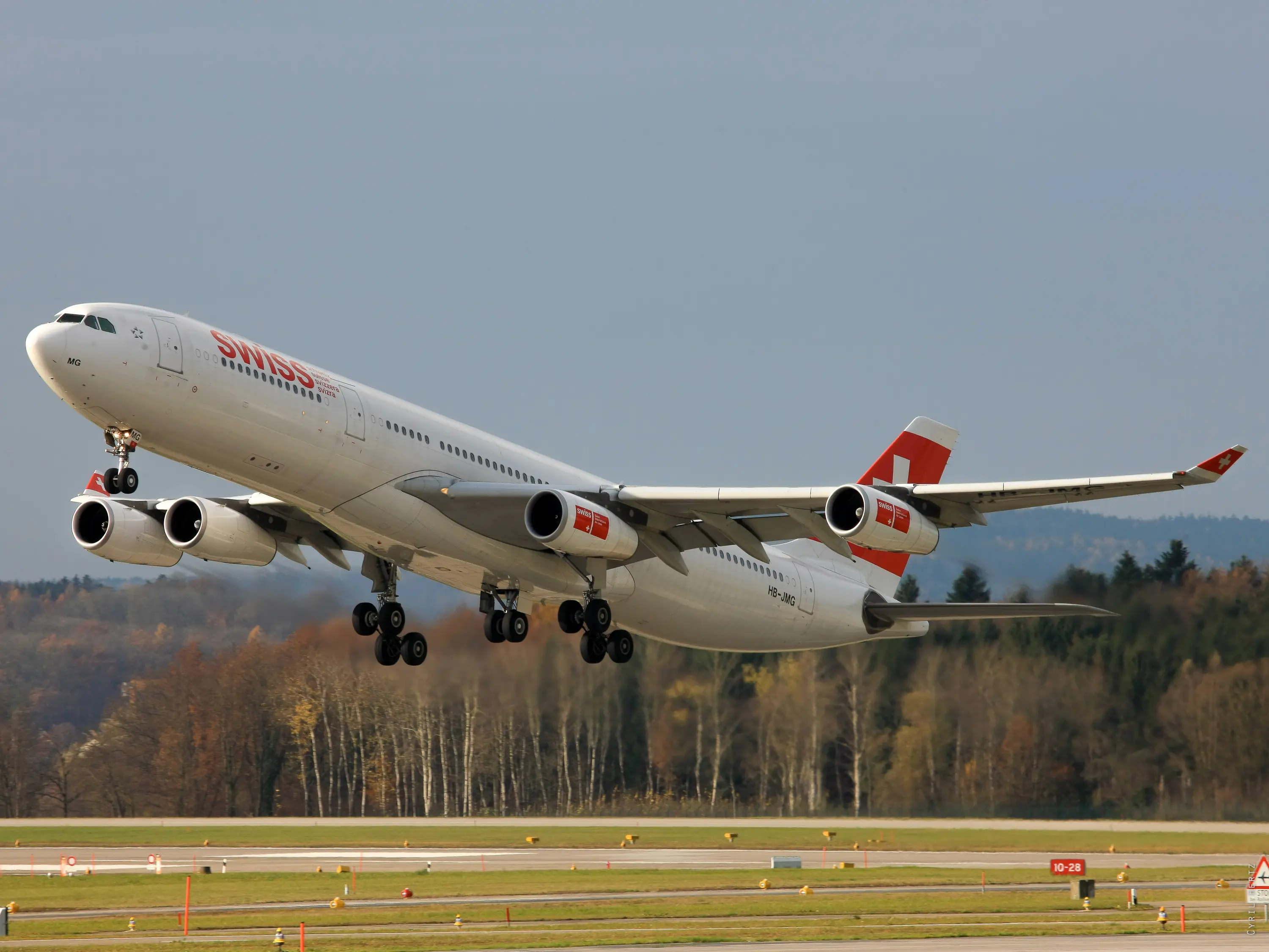 Airbus A340, enlarged view